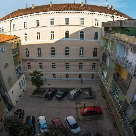 & Comfy Old Town Giara 2 Apartman Zára