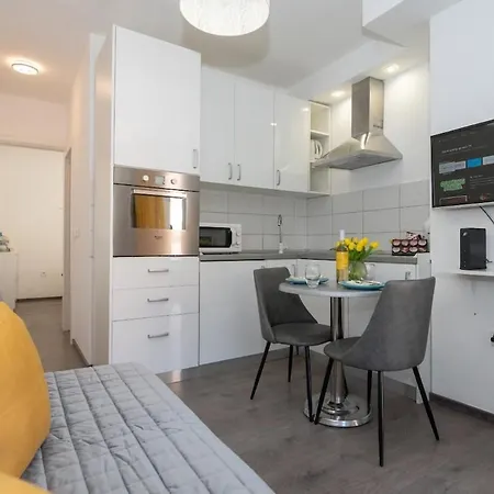 & Comfy Old Town Giara 2 *