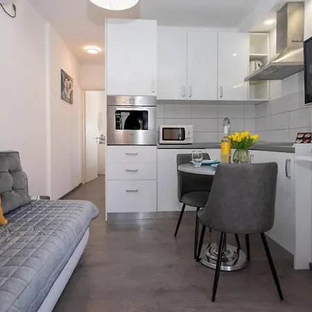 & Comfy Old Town Giara 2 Apartman Zára