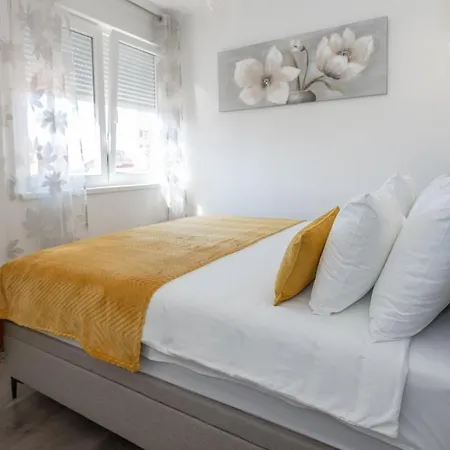 & Comfy Old Town Giara 2 扎达尔