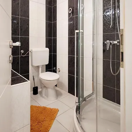 & Comfy Old Town Giara 2 Apartment
