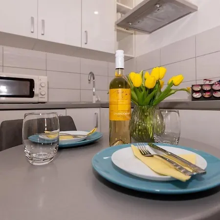 Apartment & Comfy Old Town Giara 2