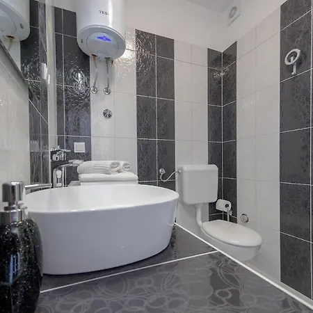 & Comfy Old Town Giara 2 Apartment *