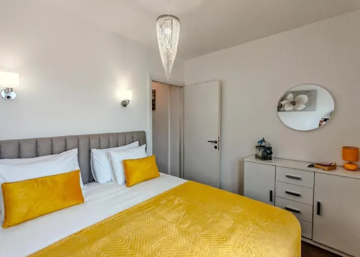 & Comfy Old Town Giara 2 Apartman *