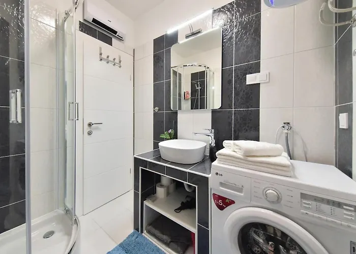 & Comfy Old Town Giara 2 Apartman *