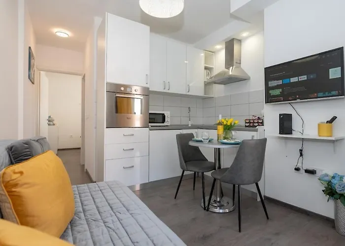 & Comfy Old Town Giara 2 *