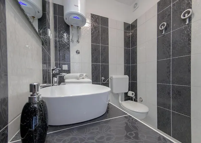 & Comfy Old Town Giara 2 Appartement *